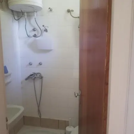 Atlantis Inn *